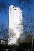 La tour vétue de blanc pour les réparations